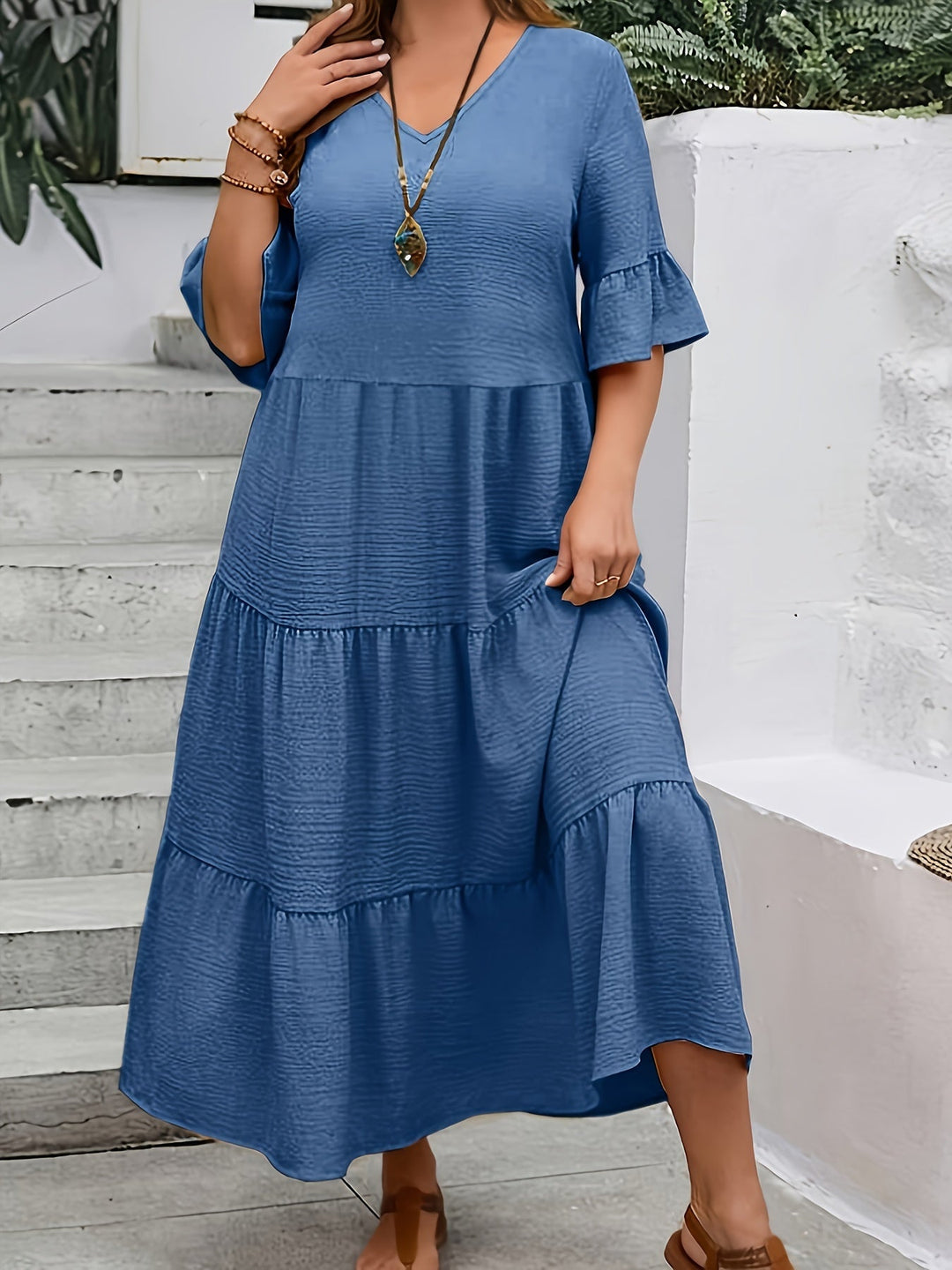 Nena | Plus size V-neck dress