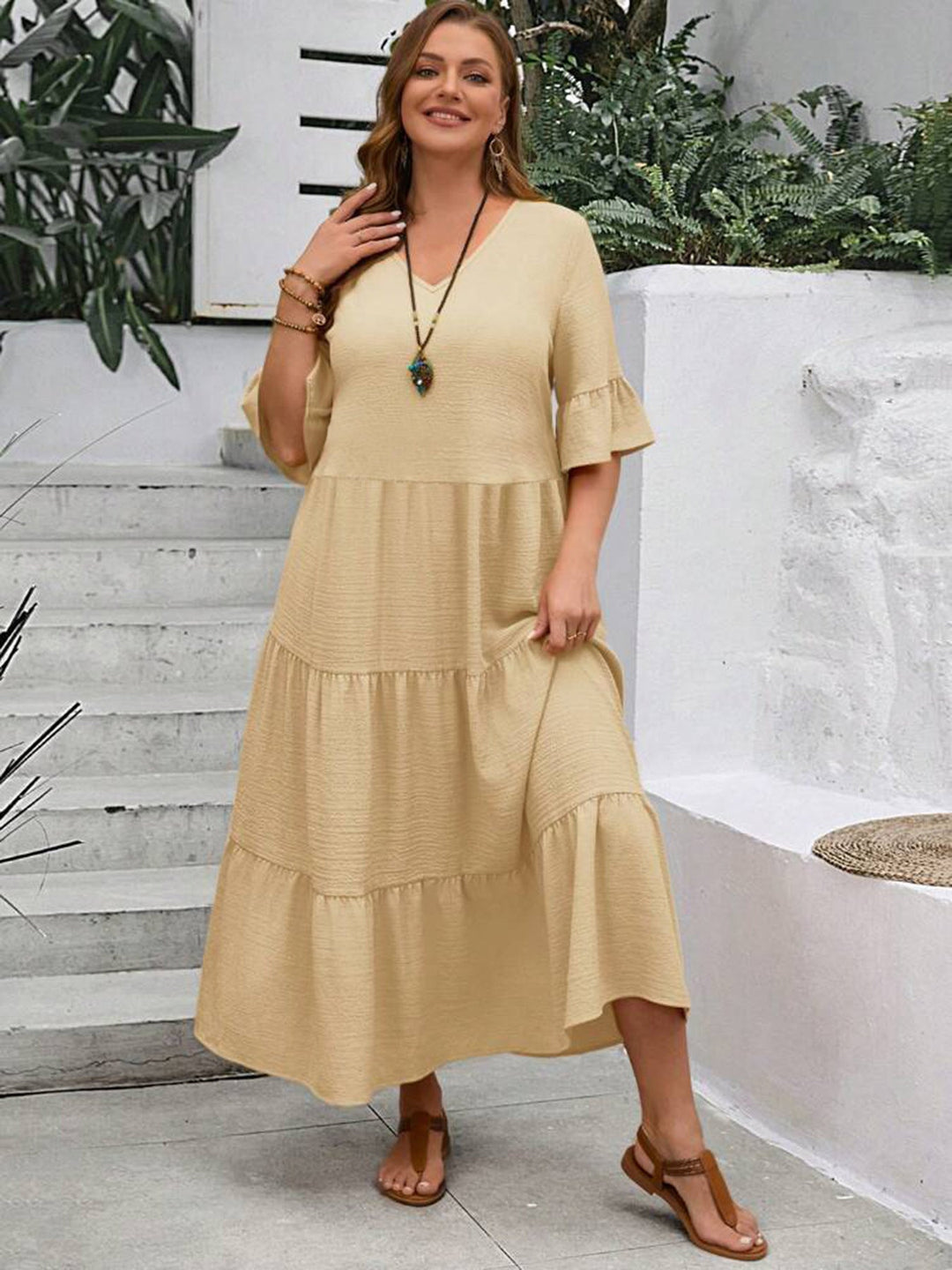 Nena | Plus size V-neck dress