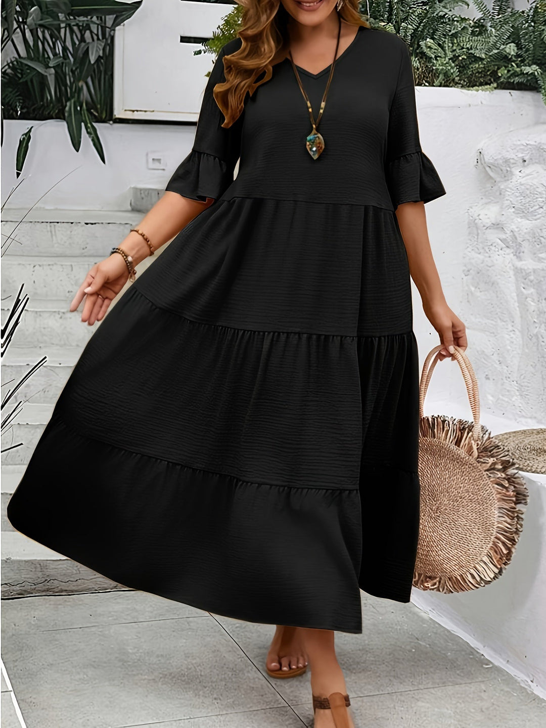 Nena | Plus size V-neck dress